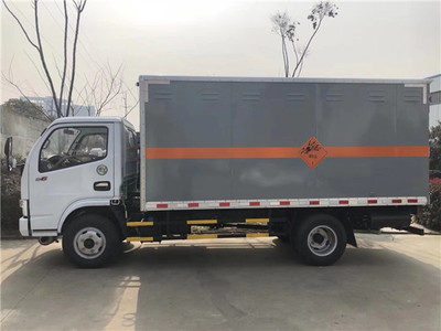 15萬預(yù)算的東風(fēng)爆破器材運輸車 5.2米廂體玉柴150馬力配置解析